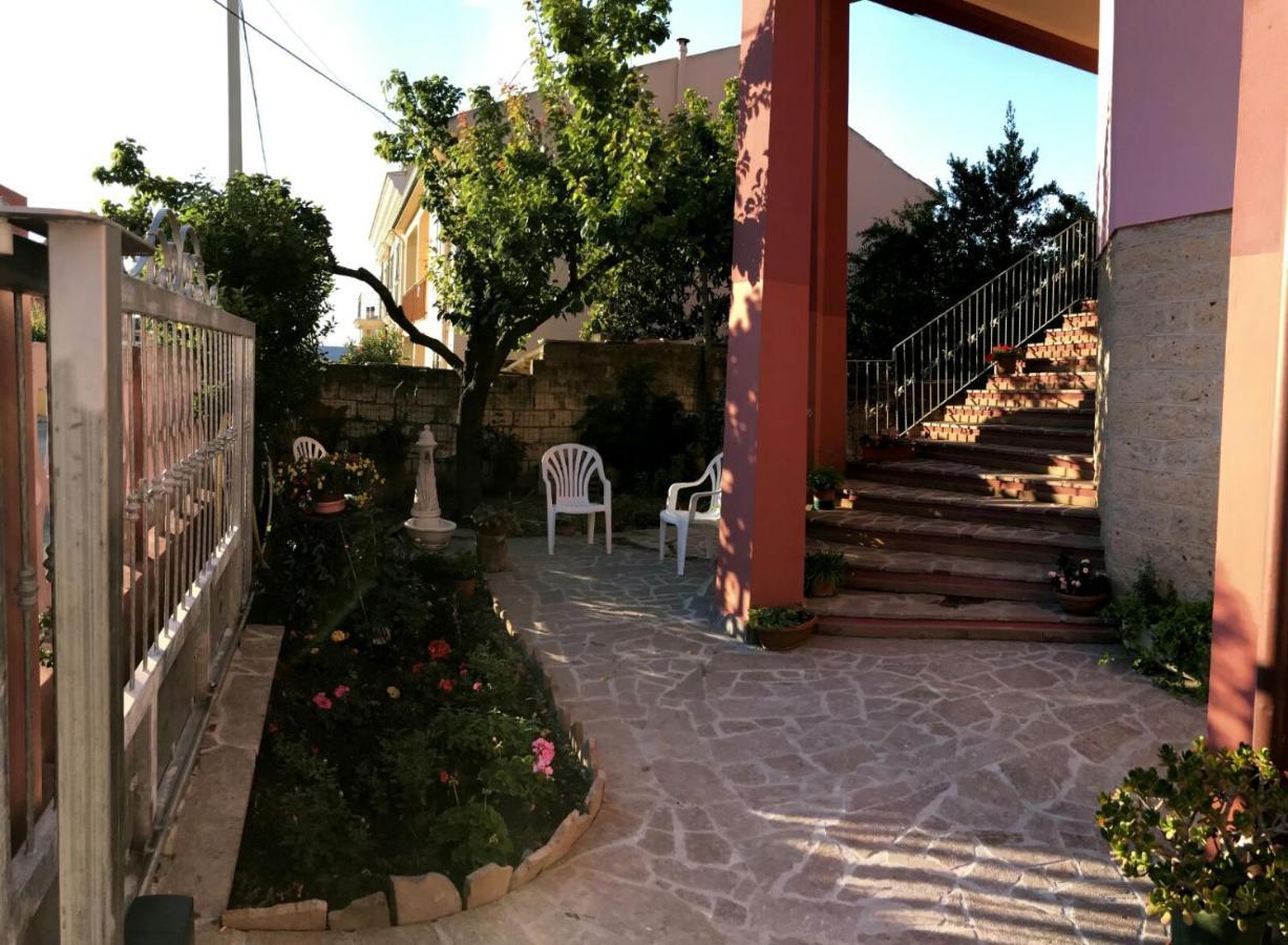 Bed and Breakfast Casa Andreana Uri Exterior foto